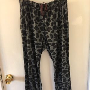 Lululemon Grey Black Leopard Print Track Pants 8